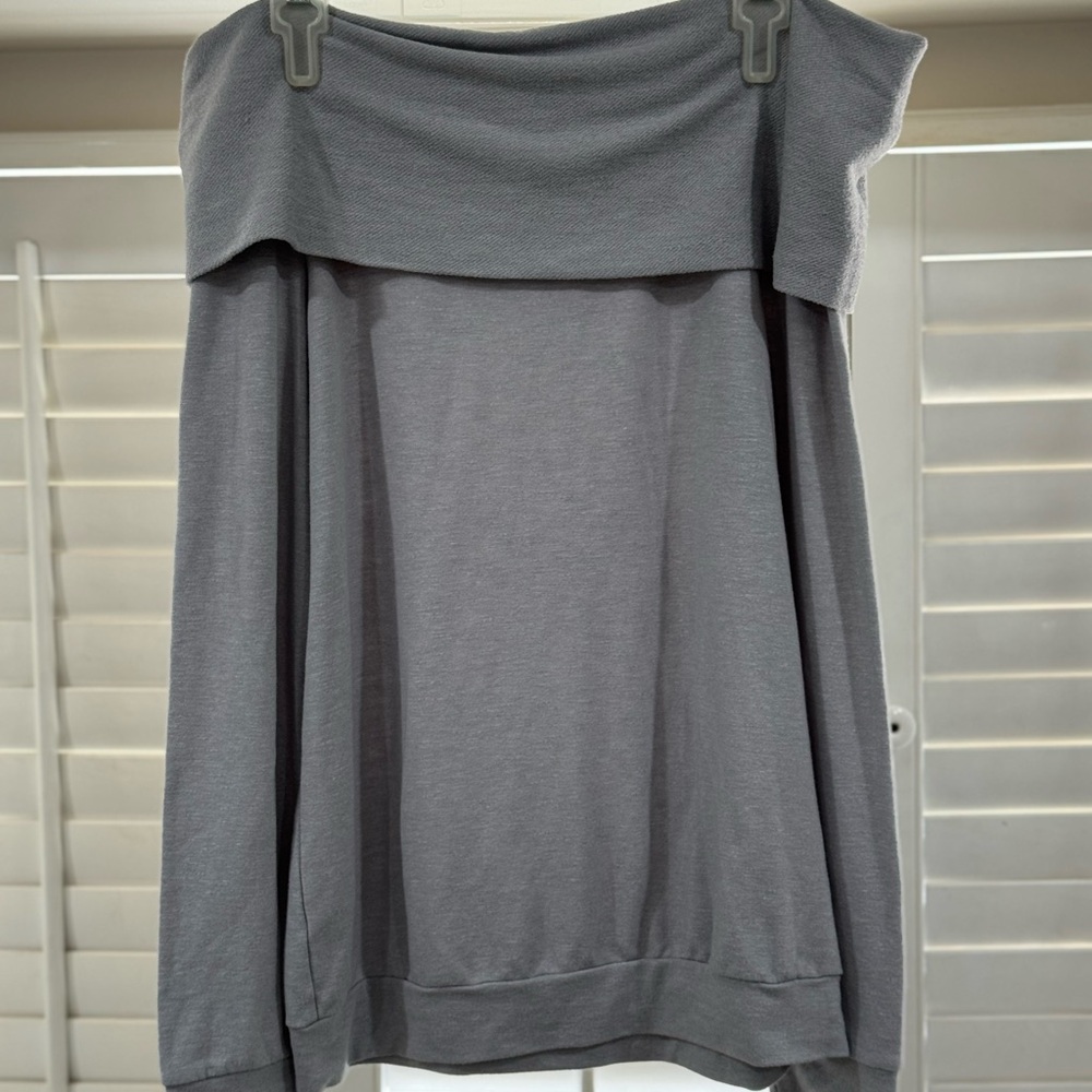 Splendid Off-Shoulder Top - Picture 2 of 7